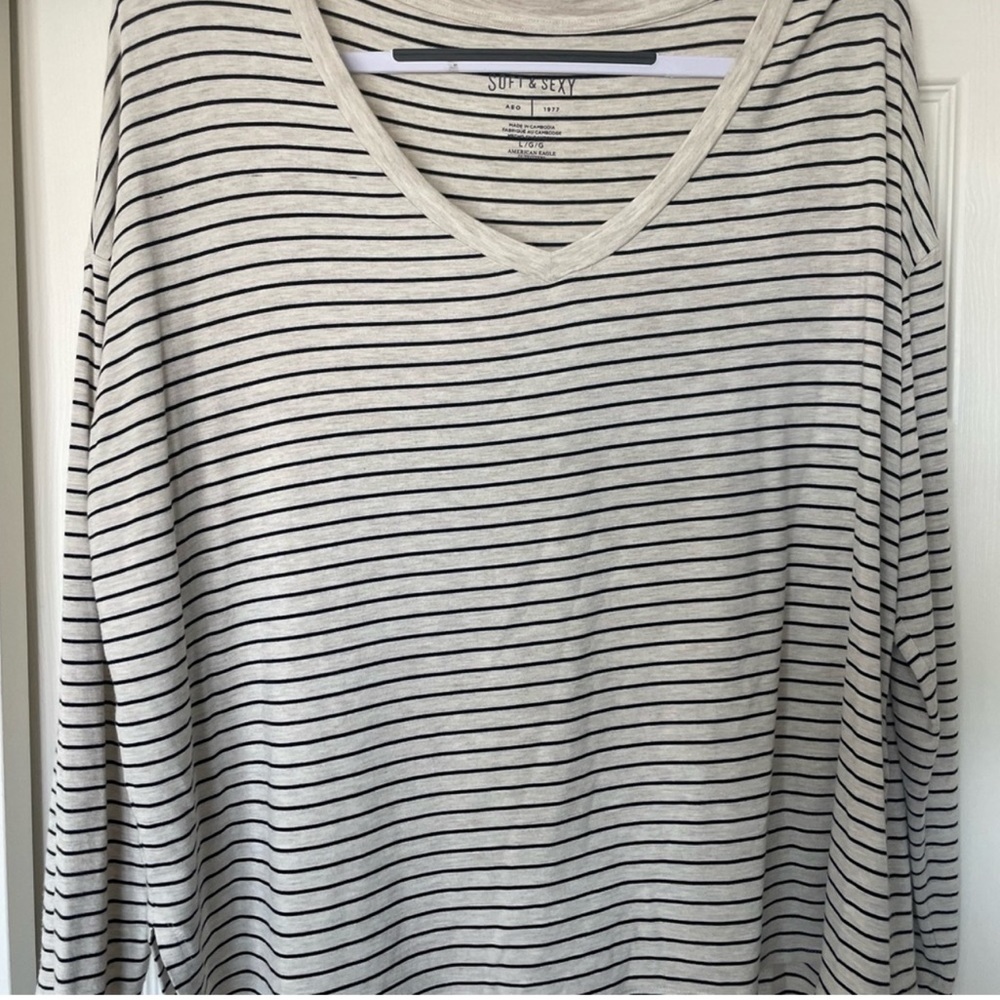 American Eagle tee
